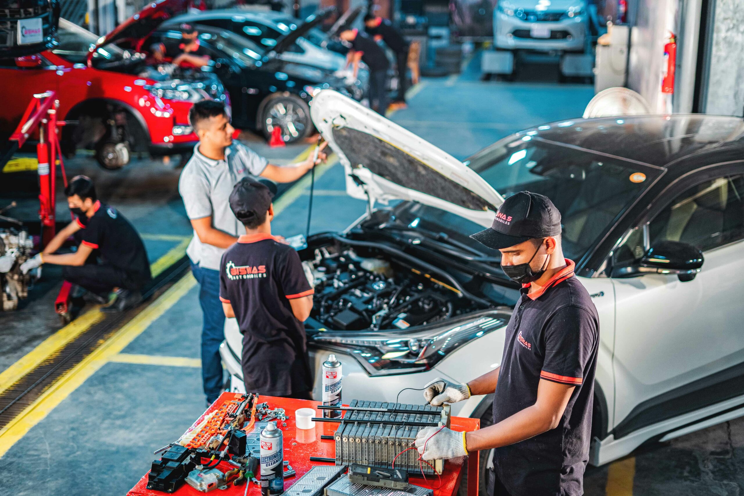 How to Start a Career in the Auto Parts Industry: A Guide for Job Seekers